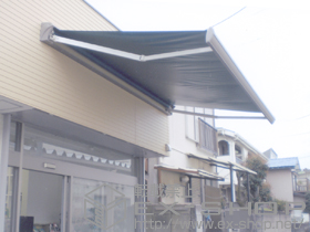 のオーニング・日よけ 彩鳥S型 ボックスタイプ 電動式リモコン式 施工例