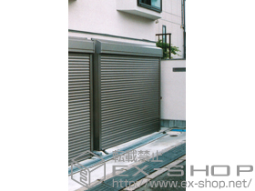 のガレージシャッター ガレージシャッタークワトロ　電動式　外部付タイプ　 施工例