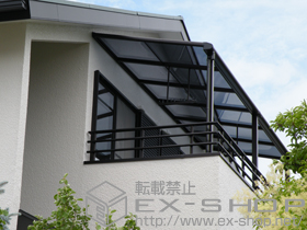 のバルコニー・ベランダ屋根 ヴェクターテラス F型 テラスタイプ 連棟 積雪〜20cm対応+ヴェクターテラス 吊り下げ物干し 施工例