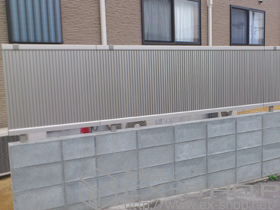 のフェンス・柵 エクスラインフェンス8型 自由柱タイプ 施工例