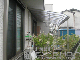 のテラス屋根 ヴェクター R型 テラスタイプ 単体 積雪〜20cm対応+吊り下げ物干し 標準 2本入 施工例