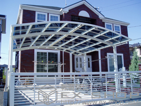 のカーポート レイナツインポート 積雪〜20cm対応+鋳物飾りA型+収納式物干しセット2型 施工例