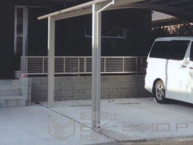 のフェンス・柵 エクスラインフェンス12型 自由柱タイプ+格子付コーナー継手 施工例