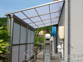 のテラス屋根 ライザーテラスII F型 テラスタイプ 単体 積雪〜20ｃｍ対応+前面スクリーン 施工例