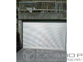 のガレージシャッター ガレージシャッタークワトロ 電動式 内部付けタイプ 単窓 施工例