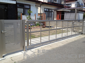 のカーゲート エクスラインアップゲート ワイド 1型 手動式 施工例
