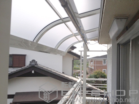 のバルコニー・ベランダ屋根 ライザーテラスII R型 屋根タイプ 単体 積雪〜20cm対応 施工例