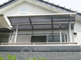 のバルコニー・ベランダ屋根 ライザーテラスII F型 屋根タイプ 単体 積雪〜20cm対応 施工例