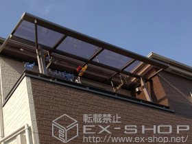 のバルコニー・ベランダ屋根 ライザーテラスII F型 屋根タイプ 単体 積雪〜20cm対応+吊り下げ物干し（標準） ショート 2本入り 施工例