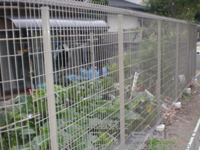 のフェンス・柵 ハイグリッドフェンス剣先2型 フリーポールタイプ 施工例