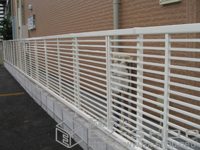 のフェンス・柵 エクスラインフェンス12型 自由柱施工 施工例
