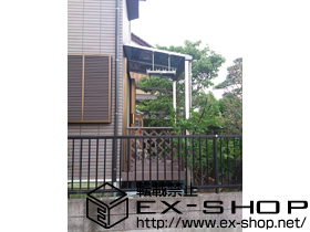 のテラス屋根 ライザーテラスII F型 テラスタイプ 単体 積雪〜20cm対応＋吊下げ式物干し 標準 2本入 施工例