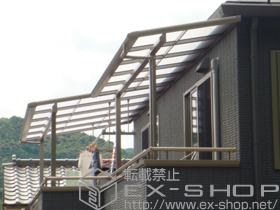 のバルコニー・ベランダ屋根 パワーアルファ F型 屋根タイプ 出幅違い連棟 積雪〜30cm対応 施工例