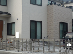 のカーゲート シャレオ伸縮1型 ノンレール 両開き 610W 施工例