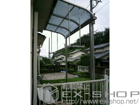 のテラス屋根 プレシオステラス R型 テラスタイプ 単体 積雪〜20cm対応+プレシオステラス 吊り下げ式物干し 施工例