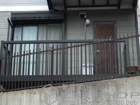 のバルコニー ガーデンステージ 柱建式 細格子 扉付き 施工例