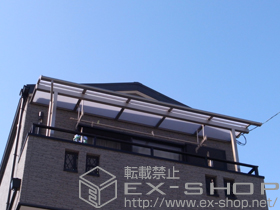 のバルコニー・ベランダ屋根 ライザーテラスII R型 屋根タイプ 単体 積雪〜20cm対応+ライザーテラスII 吊り下げ物干し 施工例