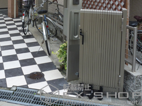 のカーゲート トリップゲート PB型 ノンレール 片開き 49S 施工例