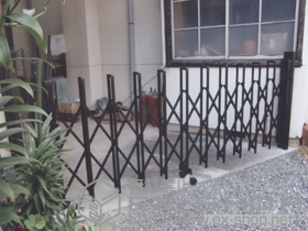 のカーゲート トリップゲート PB型 ノンレール 片開き 施工例