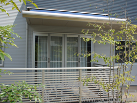 のオーニング・日よけ 彩鳥Ｓ型 ボックスタイプ 手動式 施工例