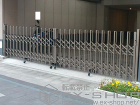 のカーゲート トリップゲート ペットガード型 ノンレール 両開き 52Ｗ 施工例