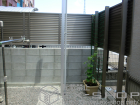 のフェンス・柵 プリレオR9型フェンス 多段柱施工・フリーポールタイプ 施工例