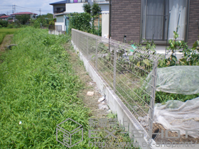 のフェンス・柵 メッシュフェンス G10-R フリー支柱タイプ 施工例