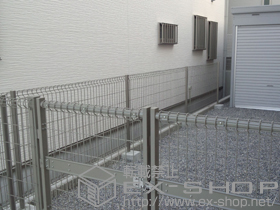 のフェンス・柵 ハイグリッドフェンスN8型 フリーポールタイプ 施工例