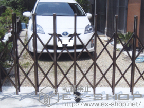 のカーゲート トリップゲート PB型 ノンレール 片開き 施工例