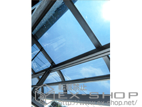 のバルコニー・ベランダ屋根 ライザーテラスII R型 屋根タイプ 連棟 積雪〜20cm対応+吊り下げ物干し 標準 3本入り 施工例