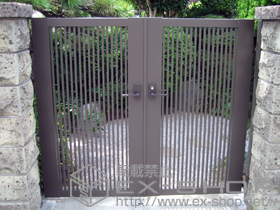 の門扉 エクジス門扉R2型[細たて格子] 両開き 門柱式 施工例