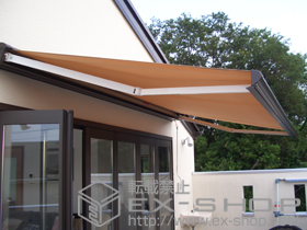 のオーニング・日よけ 彩鳥C型 ボックスタイプ 手動式 施工例