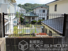 のフェンス・柵 イーネットフェンス2M型　間仕切柱施工 施工例