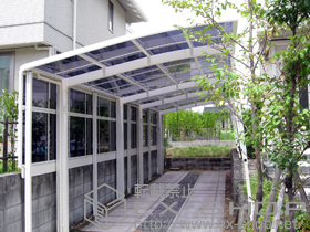 のカーポート カーブポートシグマIII 縦連棟 積雪〜30cm対応+サイドパネル+雨樋ネット+カーブポートシグマII V 部材 施工例