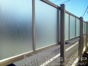 のフェンス・柵 シャレオRP型フェンス 多段柱施工 施工例