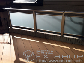 のウッドデッキ リウッドデッキ200+点検口+シンプルモダンデッキフェンス5型 ポリカパネル 施工例