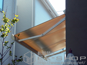 のオーニング・日よけ 彩鳥S型 ボックスタイプ 手動式 【1階】 施工例