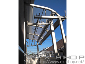 のバルコニー・ベランダ屋根 ライザーテラスII R型 屋根タイプ 単体 積雪〜20cm対応＋吊り下げ物干し 標準2本入り 施工例