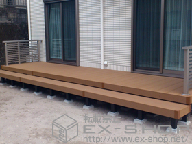 のウッドデッキ リウッドデッキ 200 +リウッドデッキ 200 シンプルモダンデッキフェンス7型<半目隠し横格子タイプ> 施工例