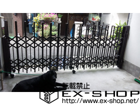 のカーゲート トリップゲート ペットガード型 片開き ノンレールタイプ 施工例