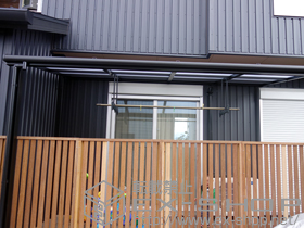 のテラス屋根 ライザーテラスII F型 テラスタイプ 単体 積雪〜20ｃｍ対応+吊り下げ物干し 標準 2本入 施工例