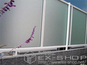 のフェンス・柵 カムフィX14型 フリーポールタイプ 施工例