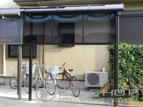 のテラス屋根 プレシオステラス R型 テラスタイプ 単体 積雪〜20cm対応+前面パネル 1段（H1,000mm） 柱奥行移動タイプ 施工例