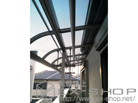 のバルコニー・ベランダ屋根 ライザーテラスIIR型 屋根タイプ 連棟 積雪〜20cm対応 施工例