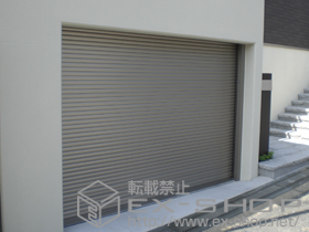 のガレージシャッター ガレージシャッタークワトロ 内部付け 電動タイプ 単窓 施工例