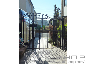 の門扉 ユーフォス門扉 1型 両開き親子 75角門柱使用 施工例