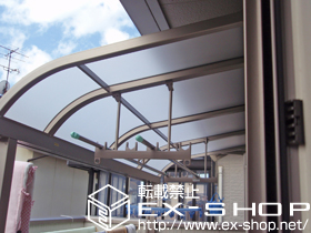のバルコニー・ベランダ屋根 ライザーテラスII R型 屋根タイプ 単体 積雪〜20cm対応＋吊り下げ物干し 標準 2本入 施工例