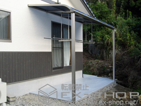 のテラス屋根 ヴェクターテラス R型 テラスタイプ 単体 積雪〜20cm対応+吊り下げ物干し ロング 2本入 施工例