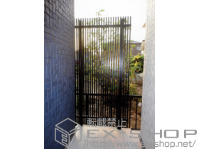 のフェンス・柵 エルファード片面タイプ 2型 フリーポールタイプ＋汎用形材 Lアングル 施工例