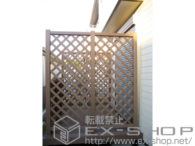 のウッドデッキ リウッドデッキ 200 単体 +リウッドデッキハイパーティション＋デッキフェンス＋デッキ門扉2型＜ラチス格子＞ 施工例